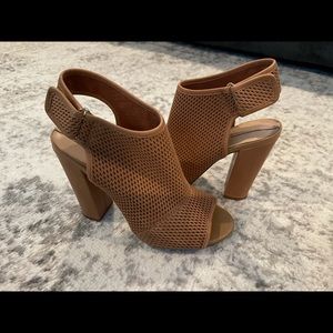 Open toe heel w/strap